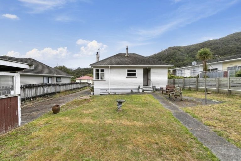 Photo of property in 28 Kowhai Street, Wainuiomata, Lower Hutt, 5014