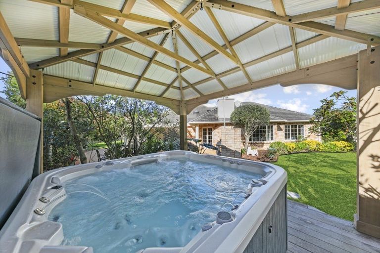 Photo of property in 12 San Jose Rise, Shamrock Park, Auckland, 2016