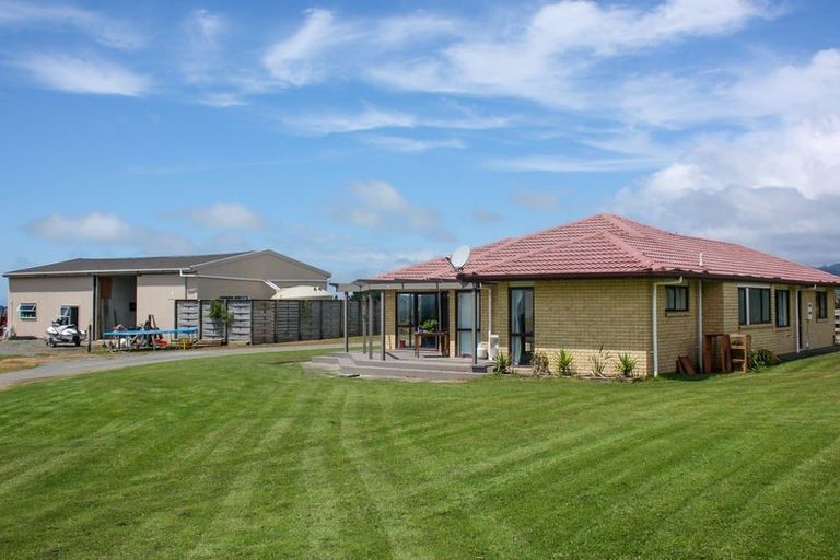 Photo of property in 120 North Camp Road, Waipu, 0582