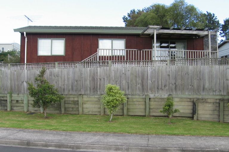 Photo of property in 60 Zefiro Drive, Massey, Auckland, 0614