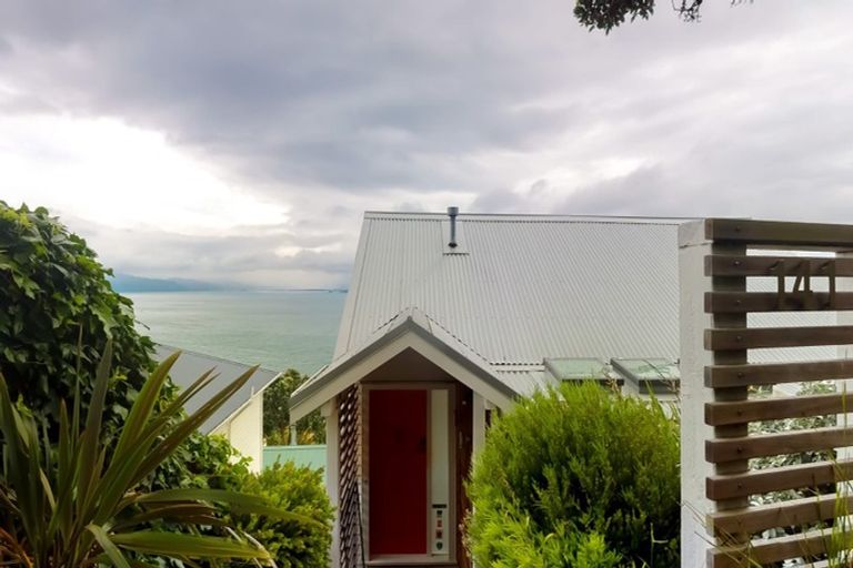 Photo of property in 141 Grafton Road, Roseneath, Wellington, 6011
