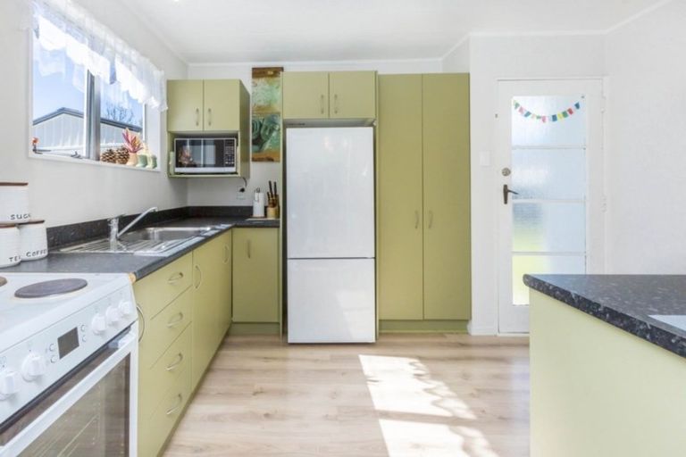 Photo of property in 50b Hartford Crescent, Totara Park, Upper Hutt, 5018