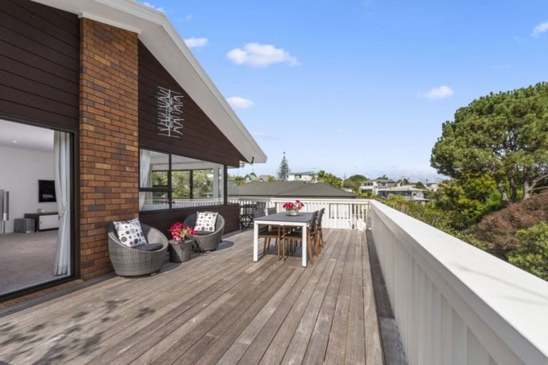 Photo of property in 2/60 Killarney Avenue, Torbay, Auckland, 0630