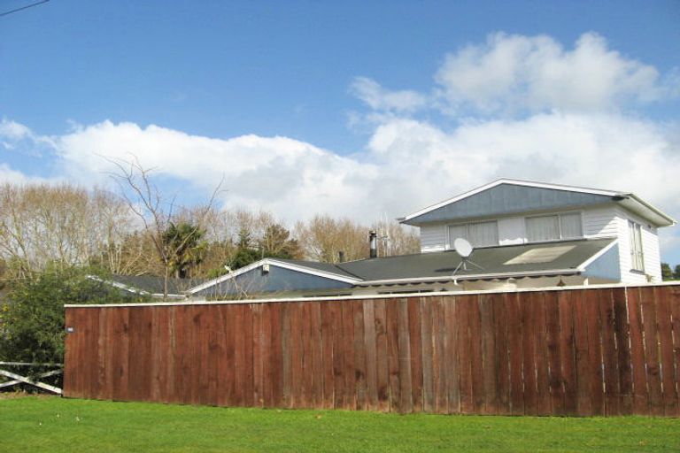 Photo of property in 180 Roslyn Road, Levin, 5510