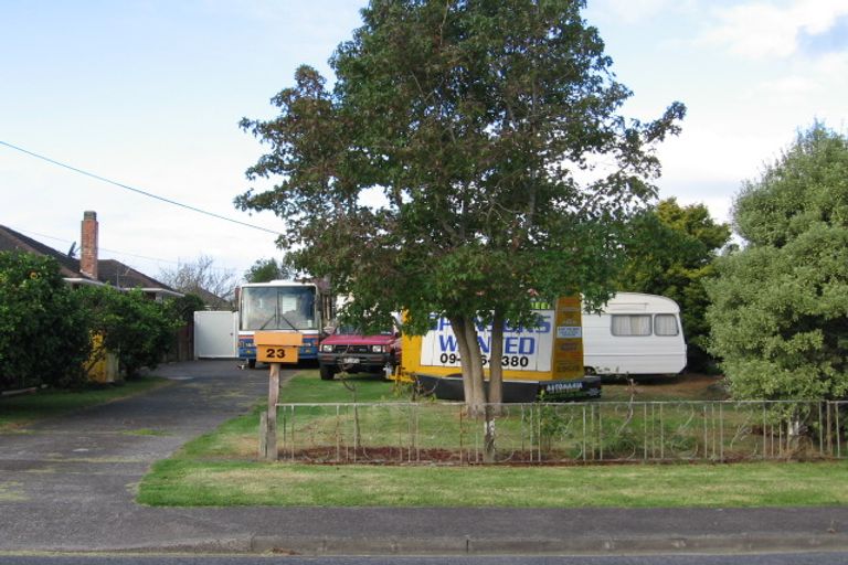 Photo of property in 23 Karamu Street, Te Atatu Peninsula, Auckland, 0610