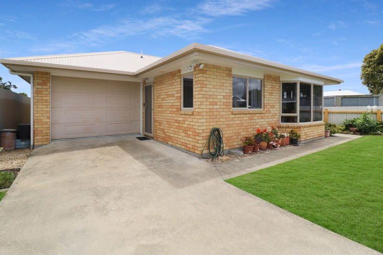 Photo of property in 19 Waverley Street, Elgin, Gisborne, 4010