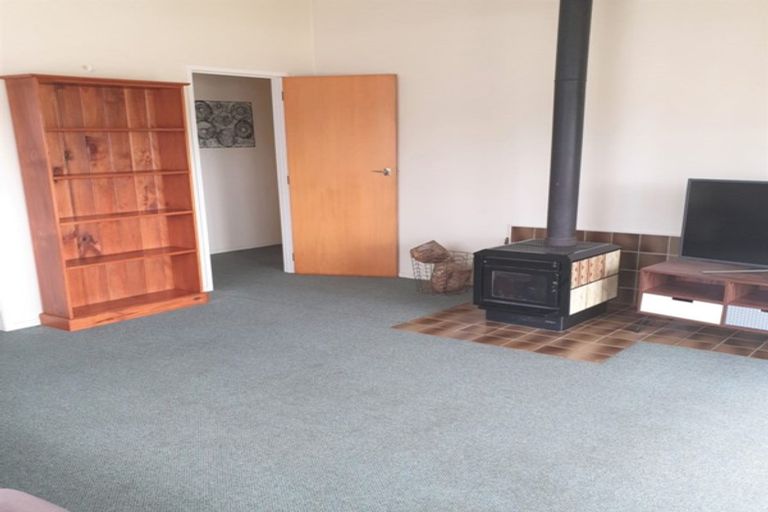 Photo of property in 70 Sandspit Road, Waiuku, 2123