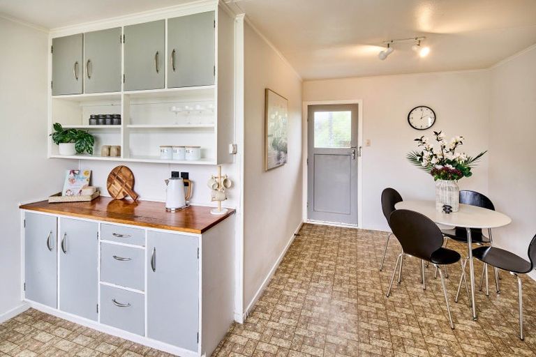 Photo of property in 61 Davidson Crescent, Tawa, Wellington, 5028