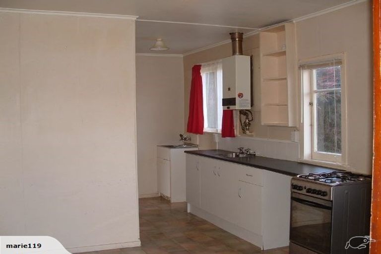 Photo of property in 1/12 Hinekohu Street, New Lynn, Auckland, 0600