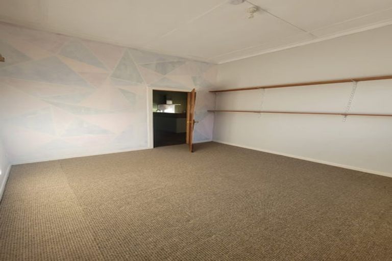 Photo of property in 9 Ruataniwha Street, Waipawa, 4210
