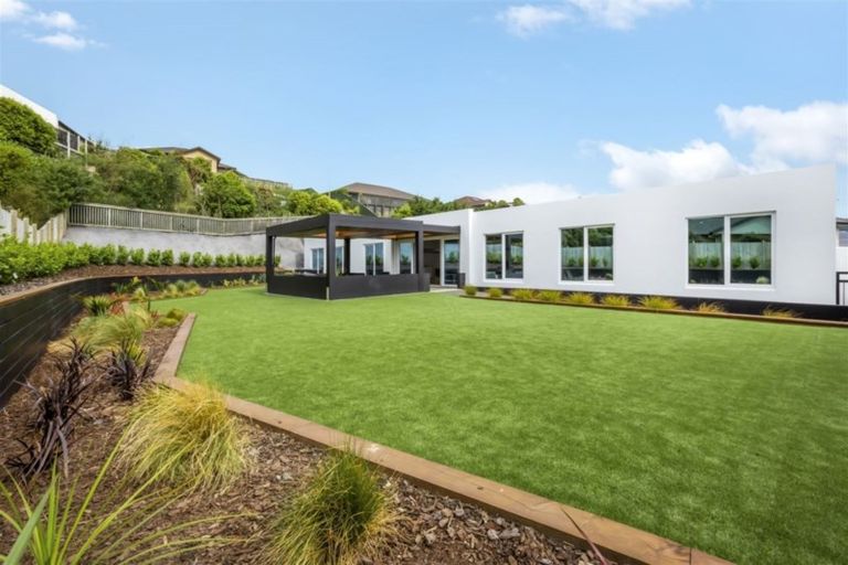 Photo of property in 19 Mervyn Kemp Drive, Tawa, Wellington, 5028
