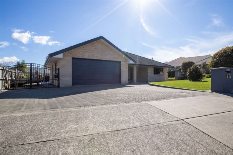 Photo of property in 16 Park Drive, Richmond, 7020