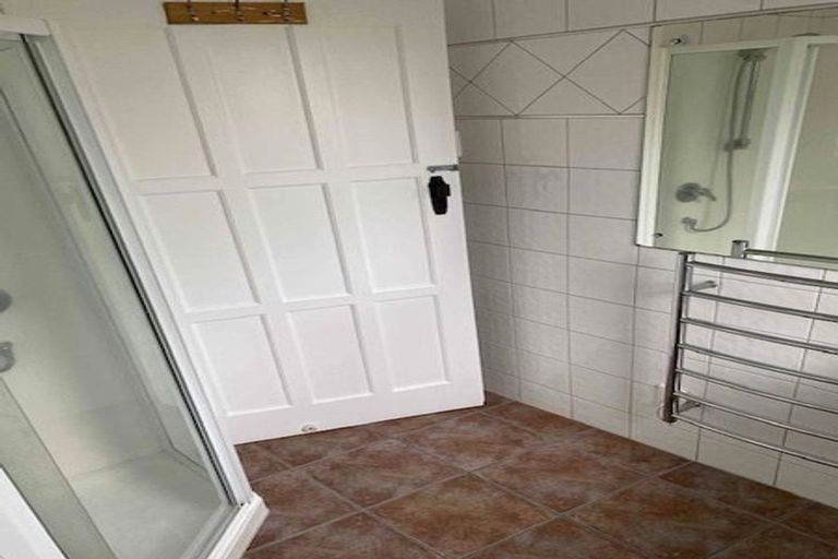 Photo of property in 1072 Great North Road, Point Chevalier, Auckland, 1022