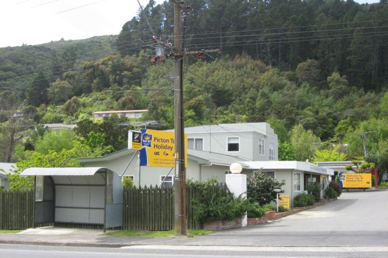 Photo of property in 80 Waikawa Road, Picton, 7220