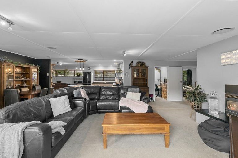 Photo of property in 39b Gemstone Drive, Birchville, Upper Hutt, 5018