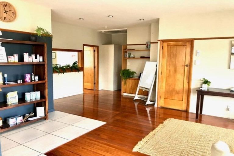 Photo of property in 1/128 Wilsons Road, Saint Martins, Christchurch, 8022