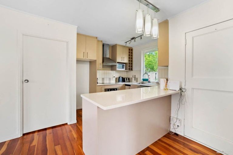 Photo of property in 40 Taurus Crescent, Beach Haven, Auckland, 0626