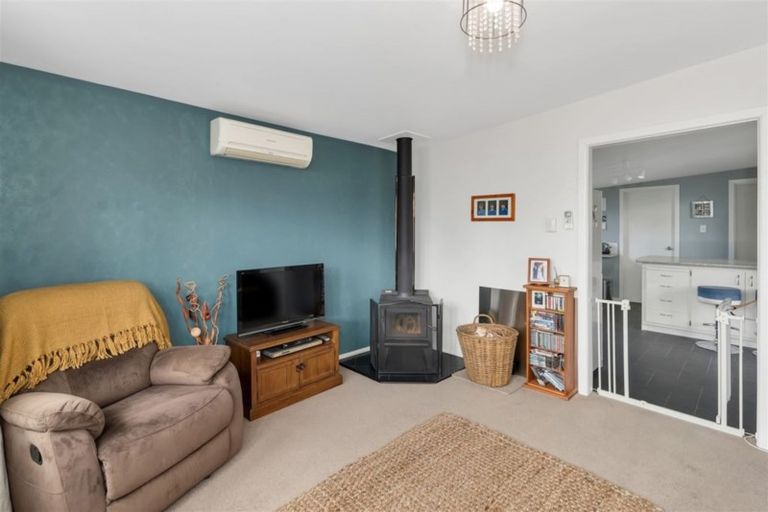 Photo of property in 32 Chamberlain Avenue, Amberley, 7481