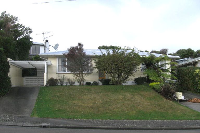 Photo of property in 20 Lynda Avenue, Paparangi, Wellington, 6037