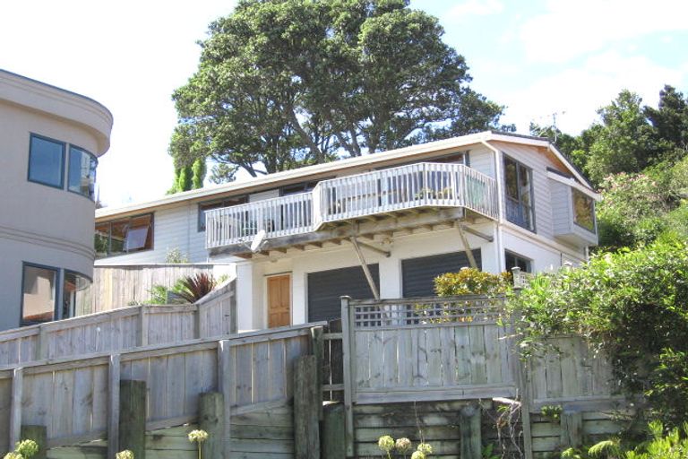 Photo of property in 10 Mariners View Road, Beach Haven, Auckland, 0626