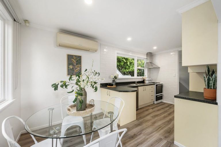 Photo of property in 83 Beazley Avenue, Paparangi, Wellington, 6037