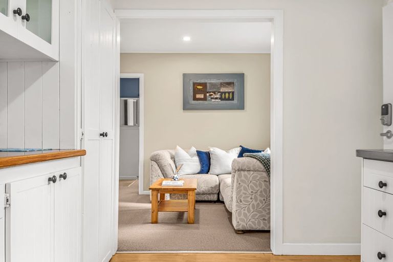 Photo of property in 9 Cooper Avenue, Holdens Bay, Rotorua, 3010