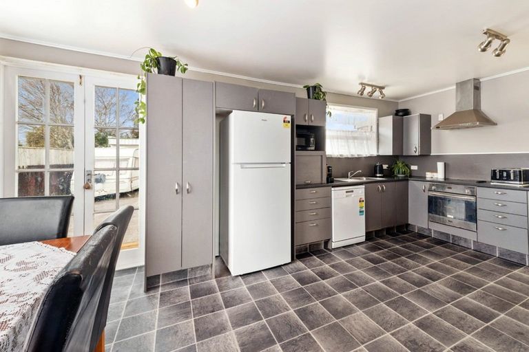 Photo of property in 18 Fenruss Street, Fairy Springs, Rotorua, 3015