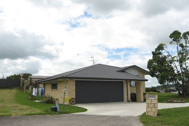 Photo of property in 2/150 Kitchener Road, Pukekohe, 2120