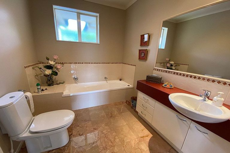 Photo of property in 14-18 Chester Avenue, Greenhithe, Auckland, 0632