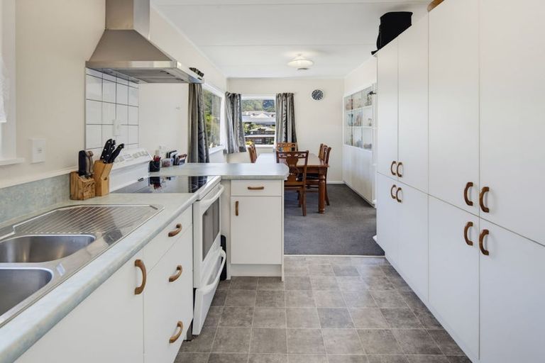 Photo of property in 10 Seaview Crescent, Picton, 7220