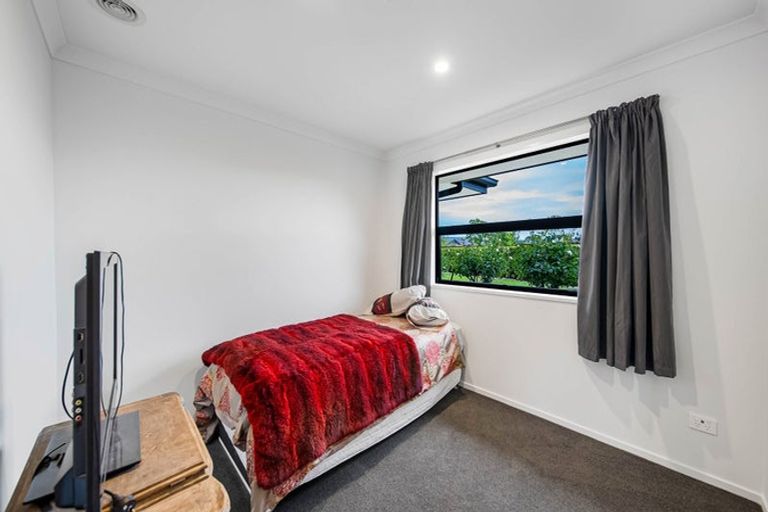 Photo of property in 12 Rossington Drive, West Melton, 7618