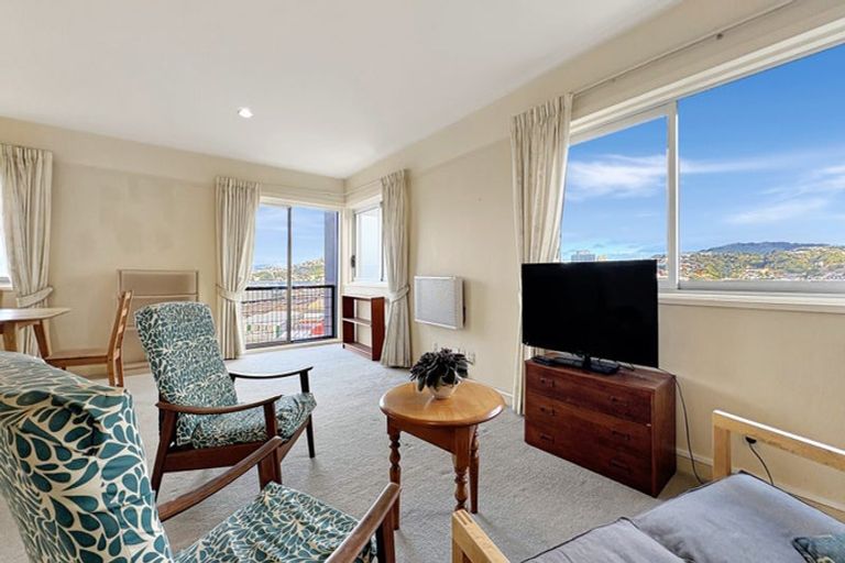 Photo of property in Mansfield Towers, 1 Grant Road, Thorndon, Wellington, 6011