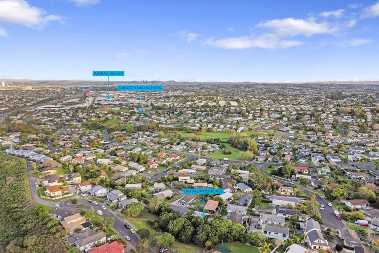 Photo of property in 2/18 Atlantis Place, Totara Vale, Auckland, 0629