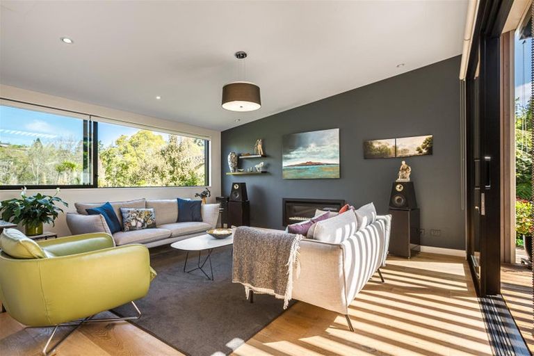 Photo of property in 2a Peter Terrace, Castor Bay, Auckland, 0620