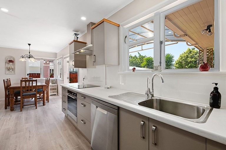 Photo of property in 5 Beth Street, Trentham, Upper Hutt, 5018