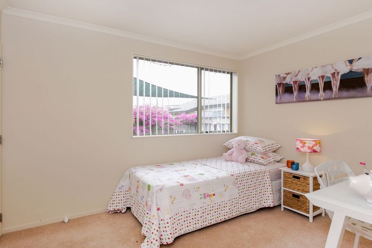 Photo of property in 1a Charlenne Close, Ranui, Auckland, 0612