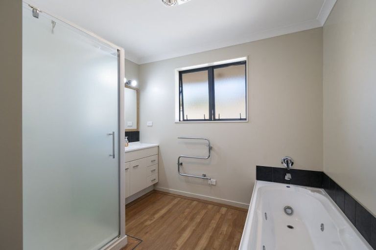 Photo of property in 42 Peter Hall Drive, Kelvin Grove, Palmerston North, 4414