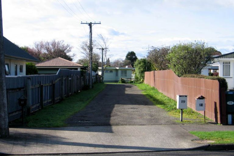 Photo of property in 17 Kent Crescent, Awapuni, Palmerston North, 4412