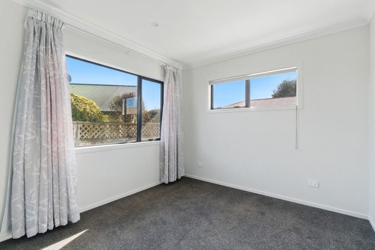 Photo of property in 229 Shakespeare Street, Leamington, Cambridge, 3432