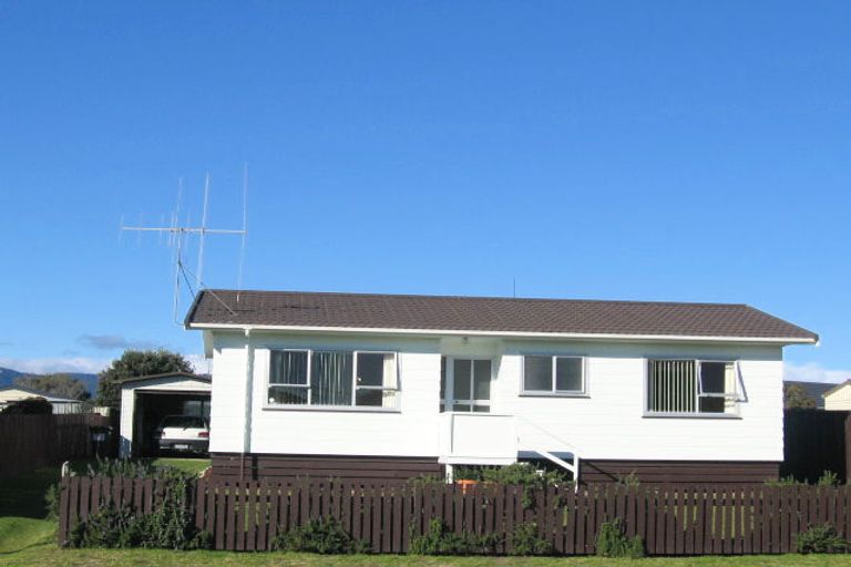 Photo of property in 40 Norfolk Crescent, Otaki Beach, Otaki, 5512