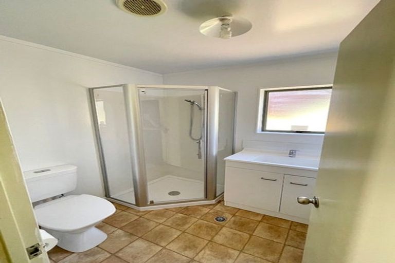 Photo of property in 1/12 Blueridge Close, Sunnyvale, Auckland, 0612