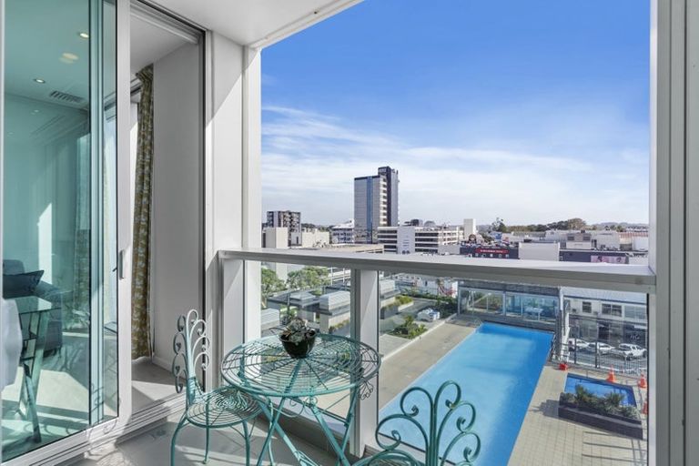 Photo of property in Sentinel Apartments, 601/3 Northcroft Street, Takapuna, Auckland, 0622