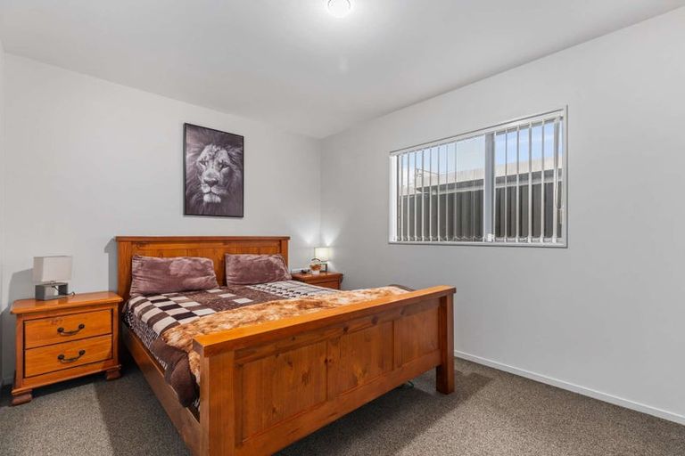 Photo of property in 13 Kotuku Crescent, Takanini, 2112