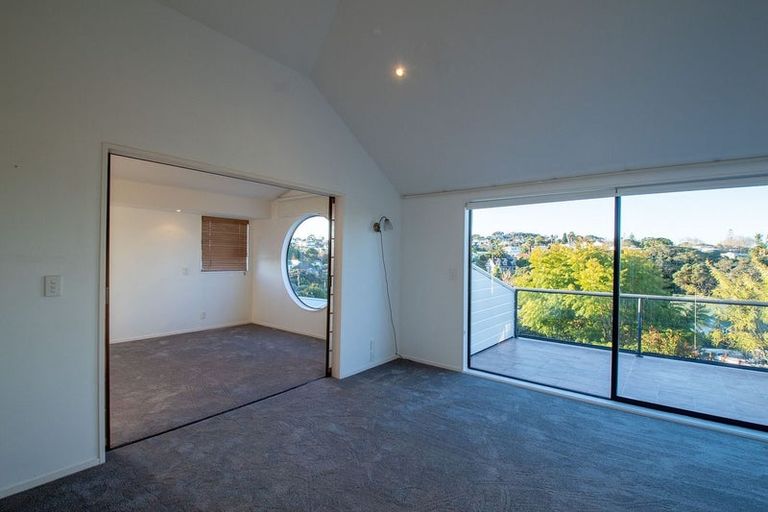 Photo of property in 11 Gray Crescent, Torbay, Auckland, 0630