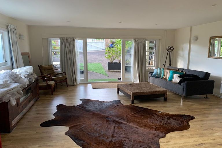 Photo of property in 14 Sackville Street, Fitzroy, New Plymouth, 4312