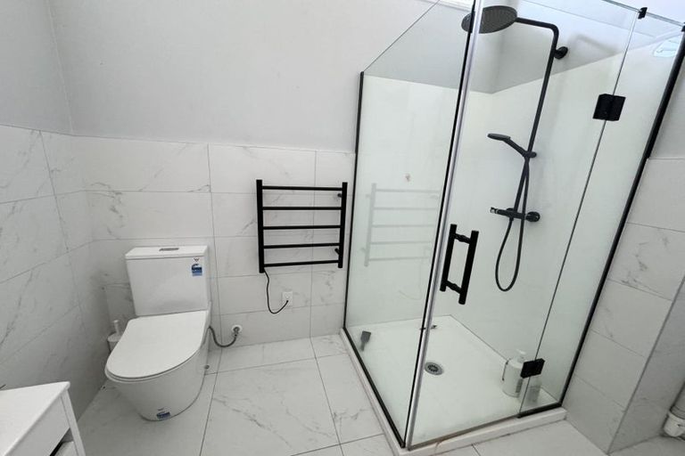 Photo of property in 77 Avonleigh Road, Green Bay, Auckland, 0604