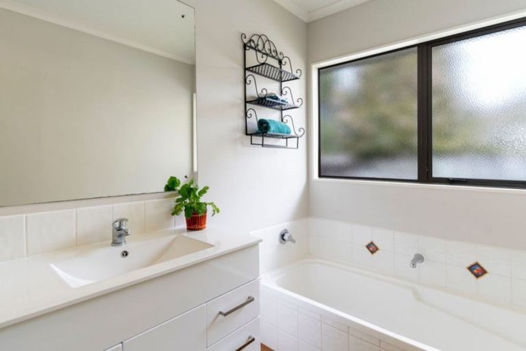 Photo of property in 8 Kestrel Avenue, Welcome Bay, Tauranga, 3112