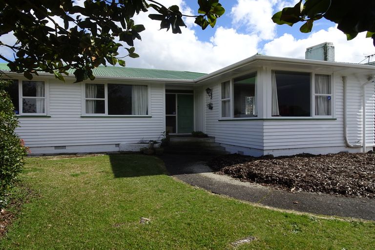 Photo of property in 6 Martin Street, Utuhina, Rotorua, 3015