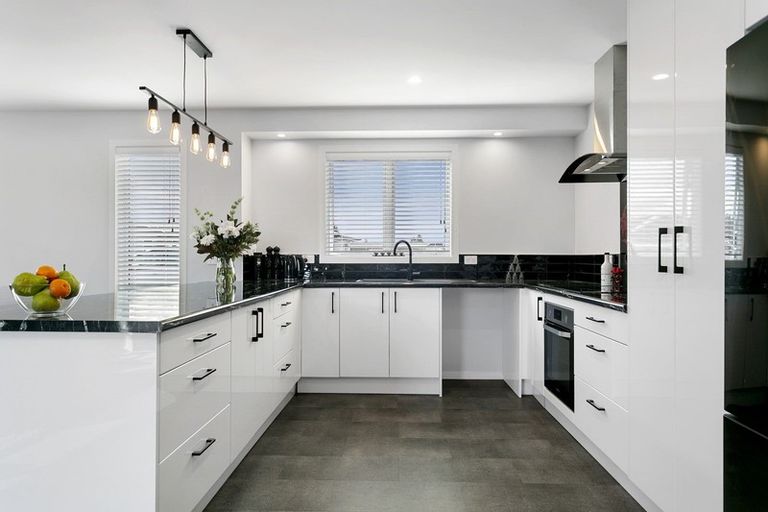 Photo of property in 27 Noumea Drive, Rangatira Park, Taupo, 3330