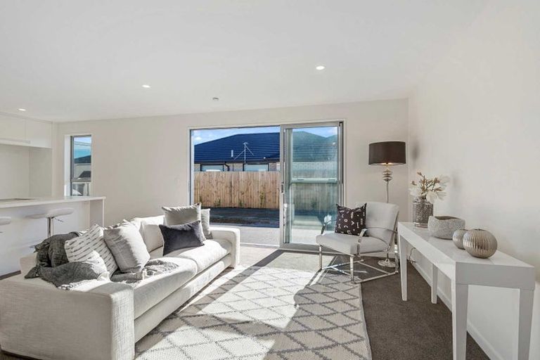 Photo of property in 14 Maka Lane, Halswell, Christchurch, 8025